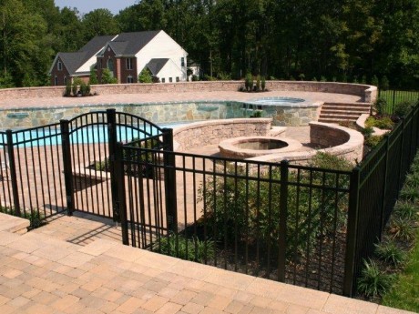 2354 Aluminum Fence With Arched Gates
