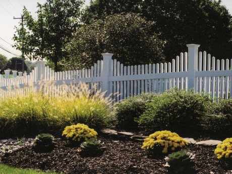 New England Concave Picket Fence